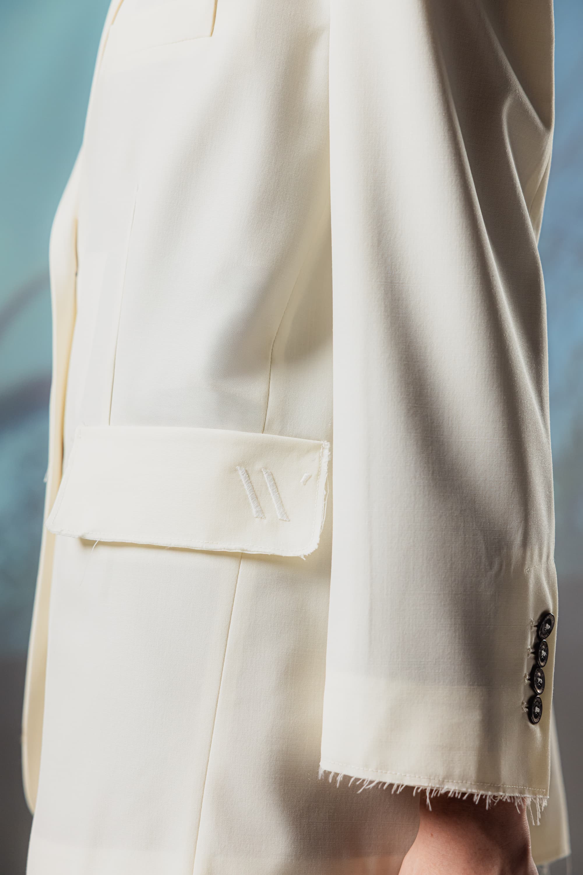 GISELLA _ RAW CUT BLAZER